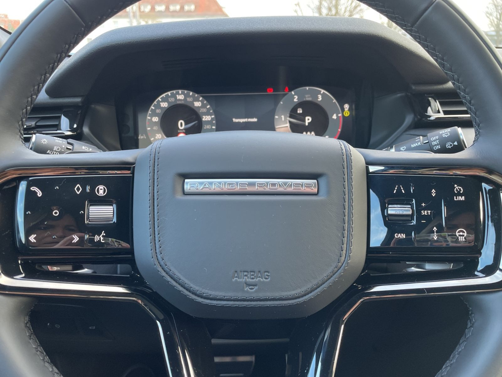Land Rover - Range Rover Velar_11