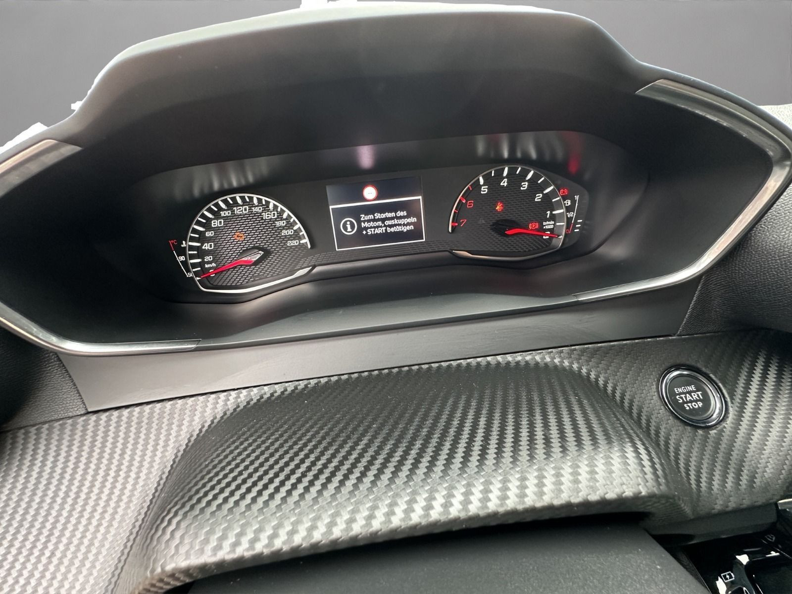 Peugeot - 2008_13