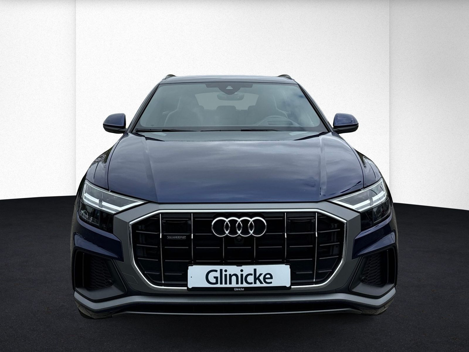 Audi - Q8_3