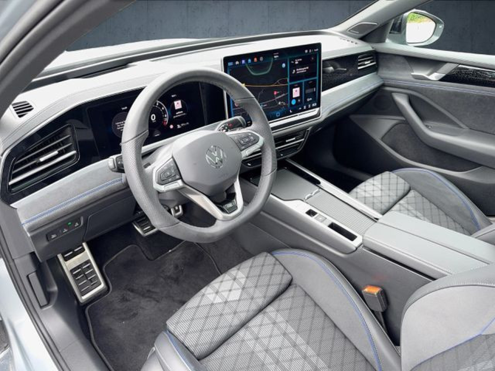 Volkswagen - Passat_12