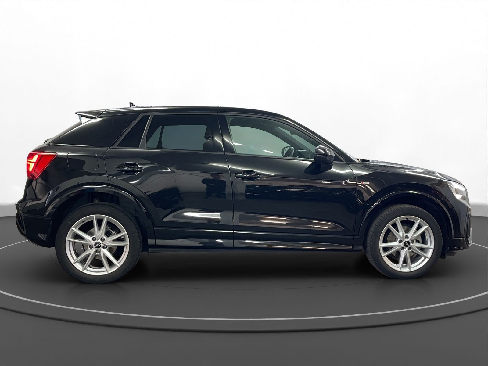 Audi - Q2_5