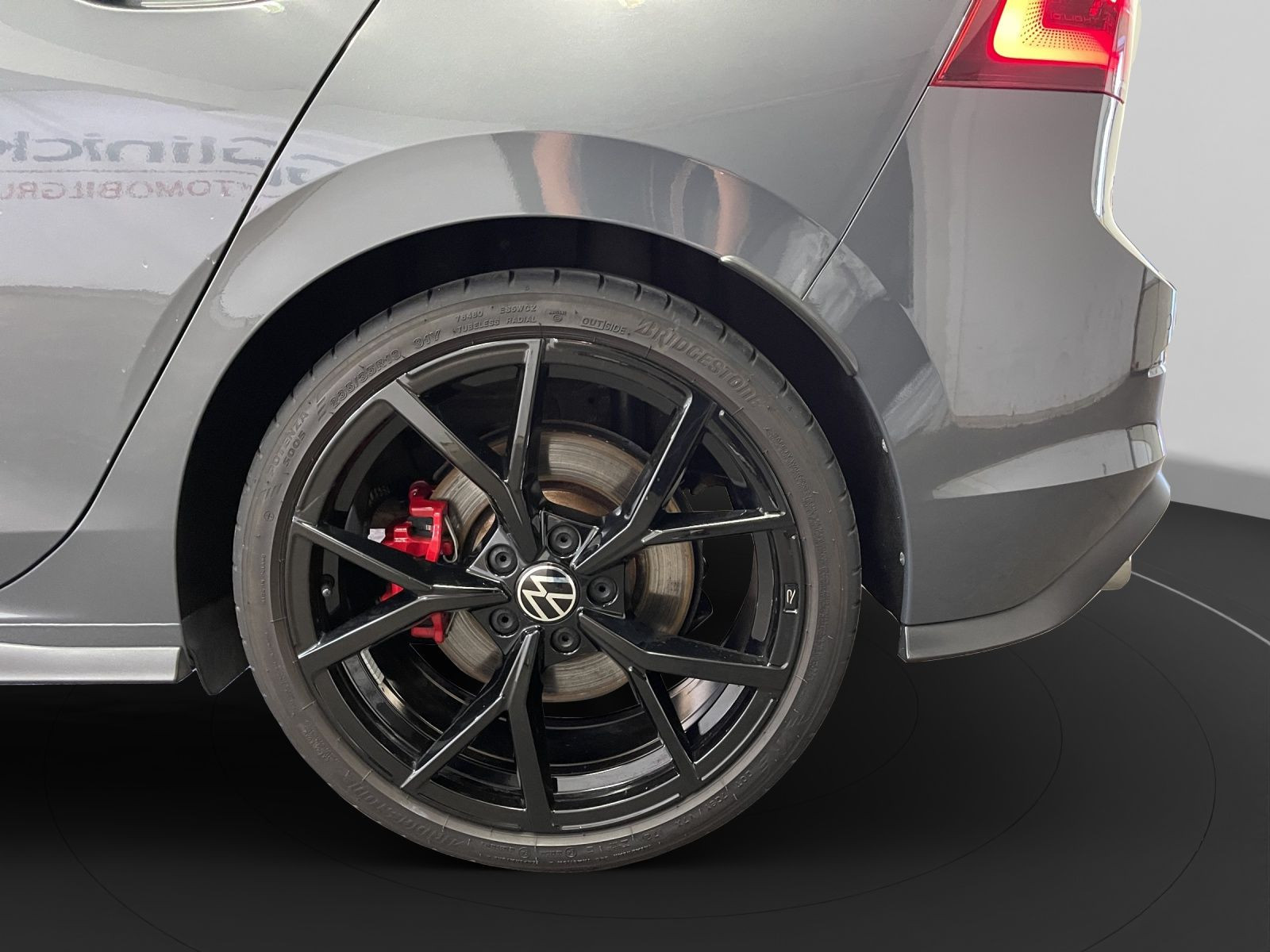 Volkswagen - Golf GTI_13
