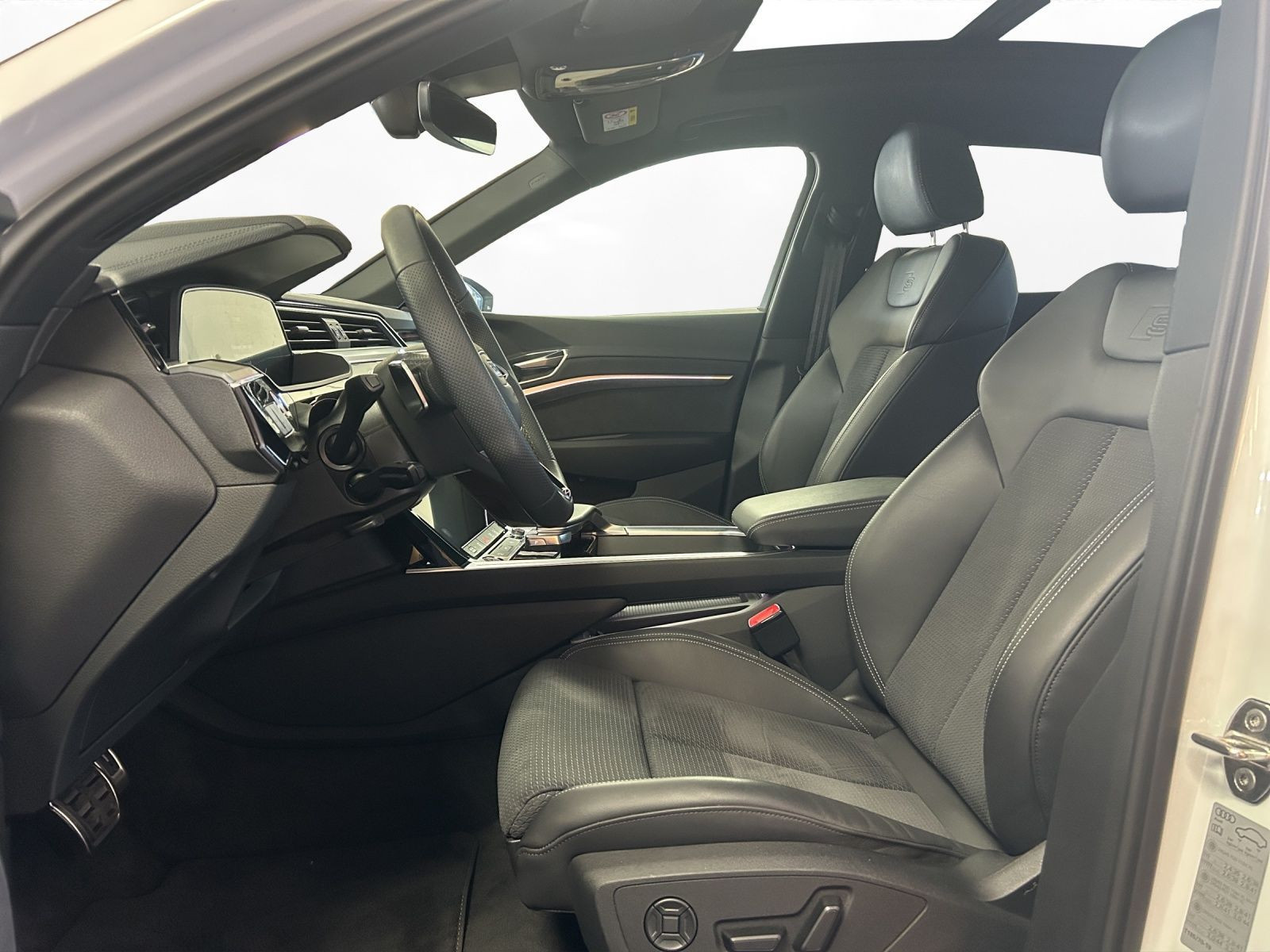 Audi - SQ8 Sportback e-tron_17