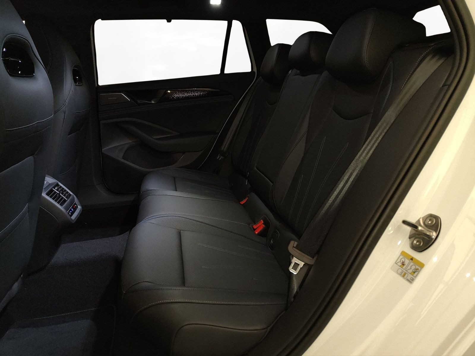 Volkswagen - Passat_5