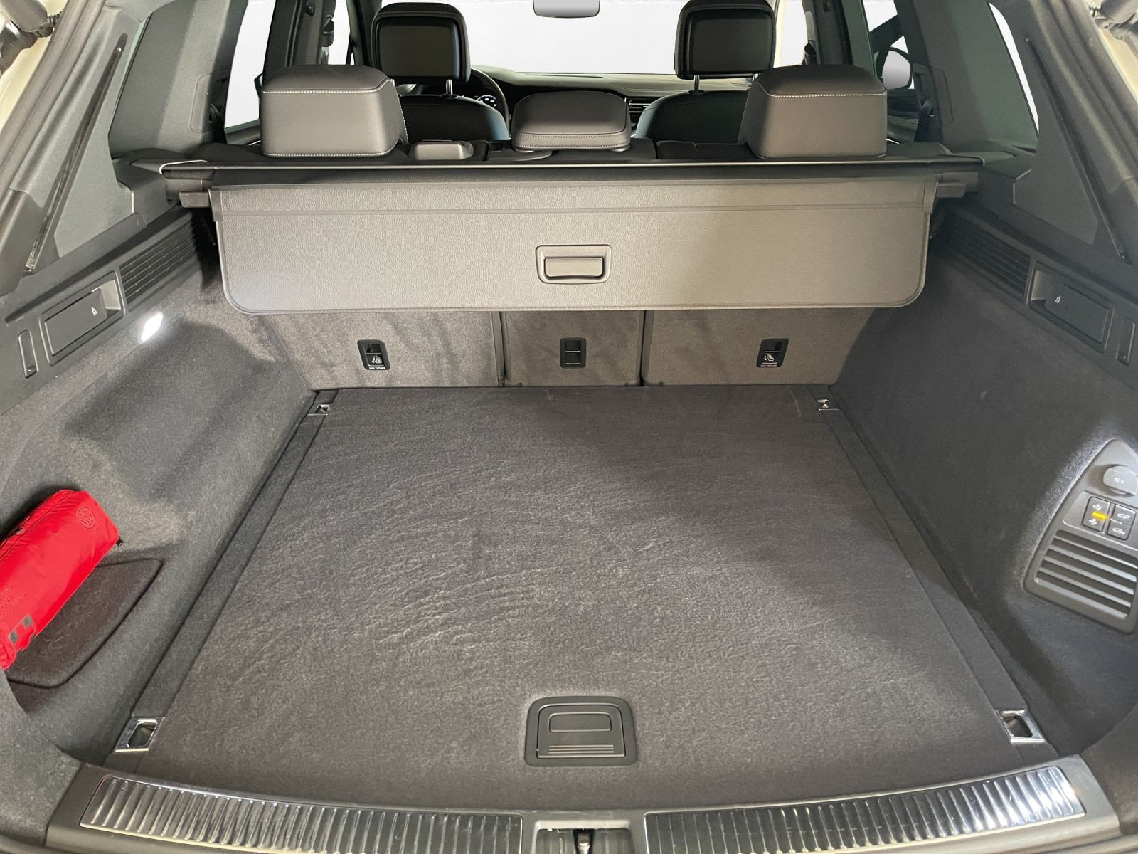 Volkswagen - Touareg_24