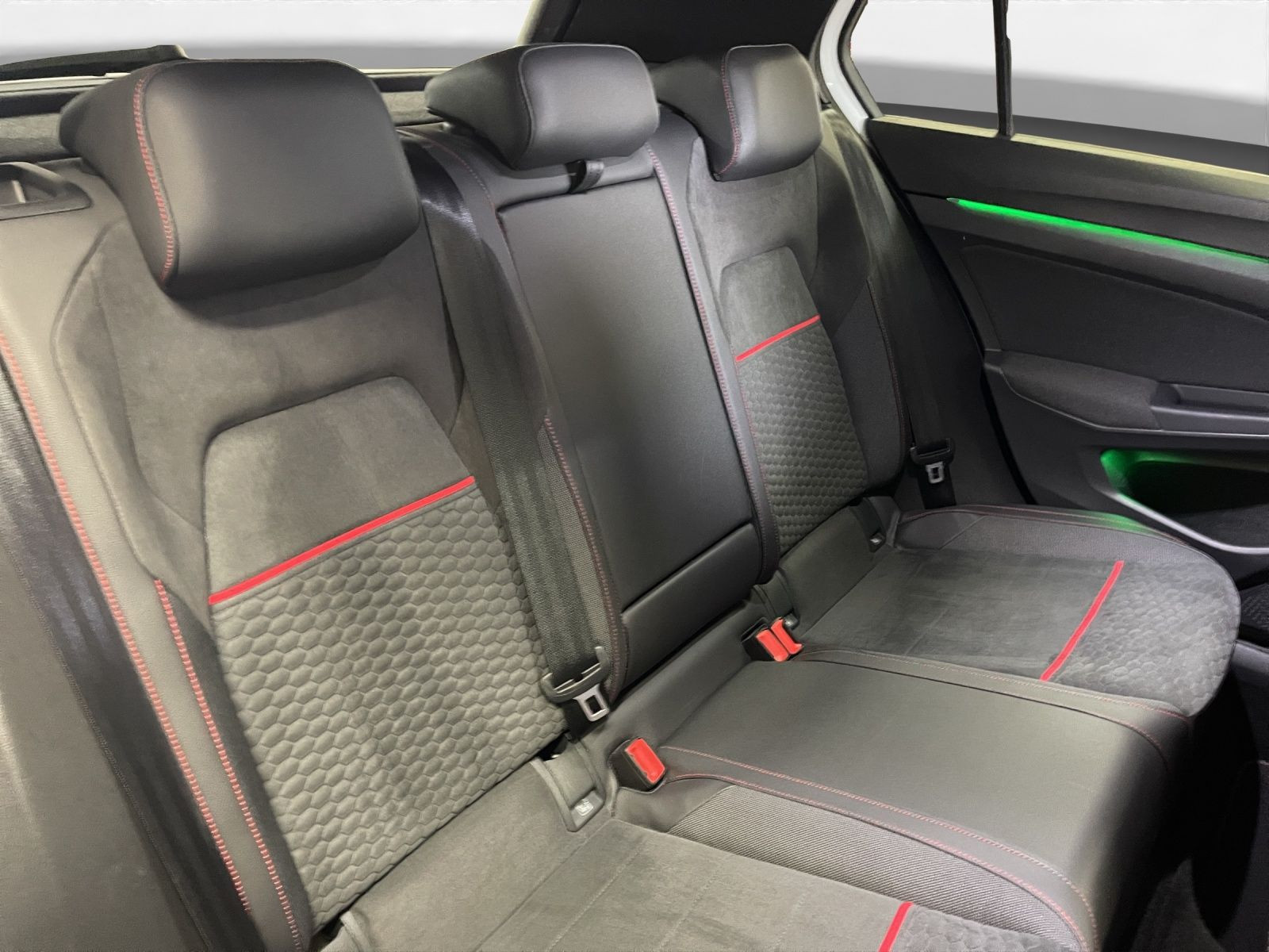 Volkswagen - Golf GTI_19