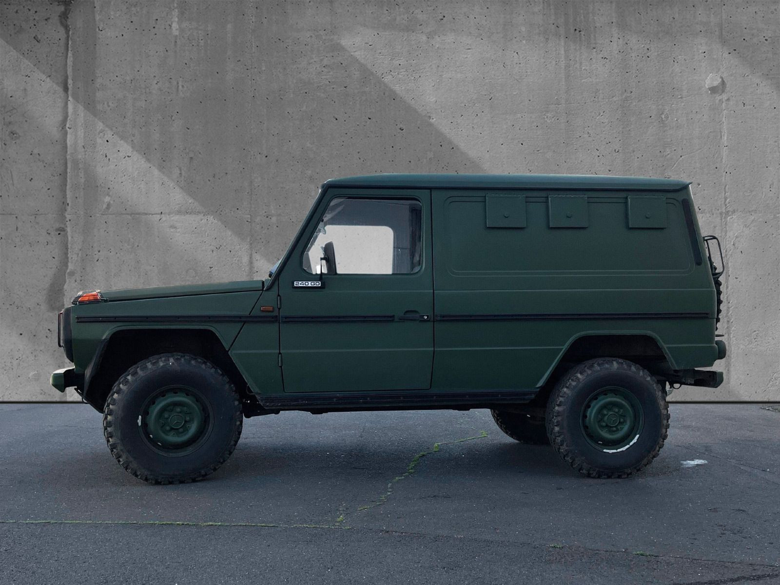 Mercedes-Benz - 240_3