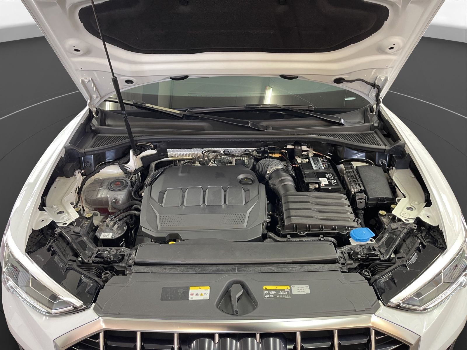Audi - Q3_23