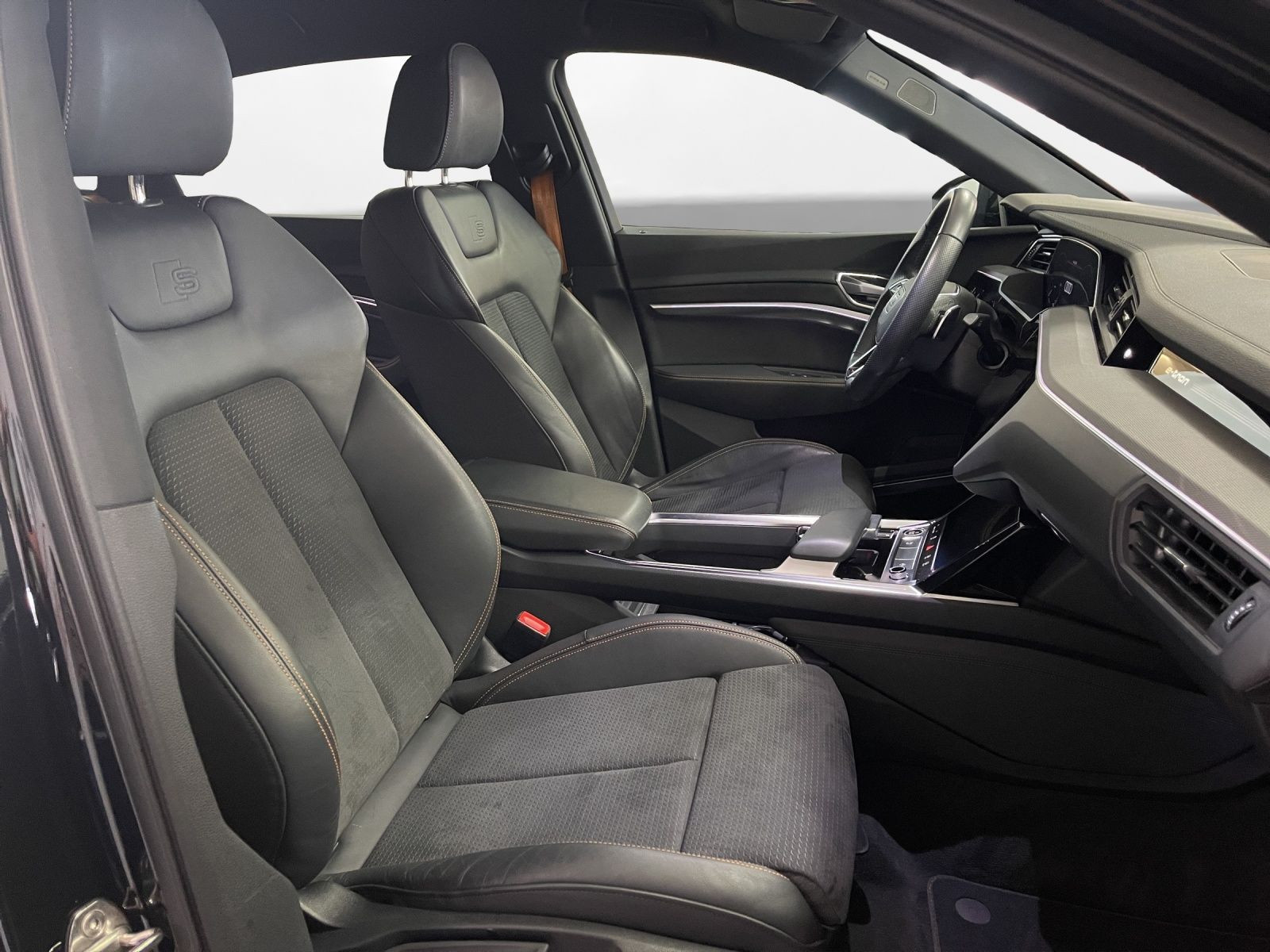 Audi - e-tron Sportback_18