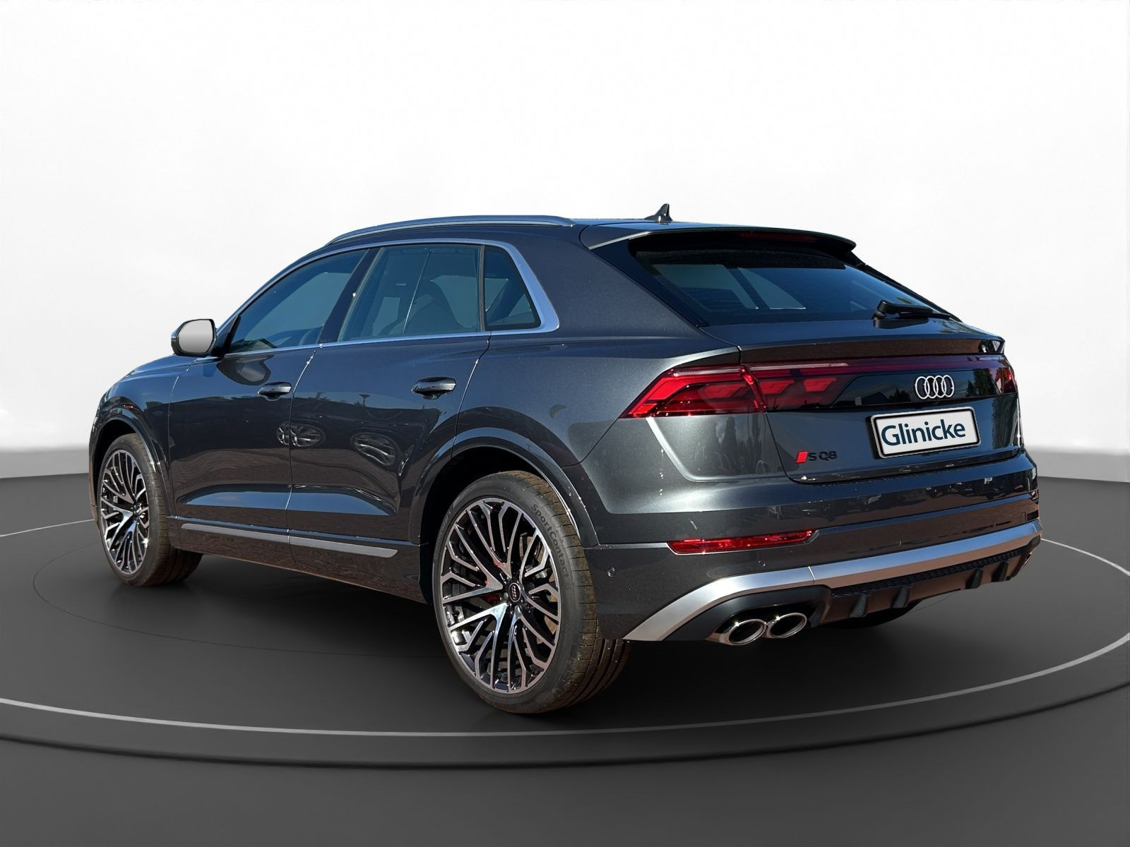 Audi - SQ8_10