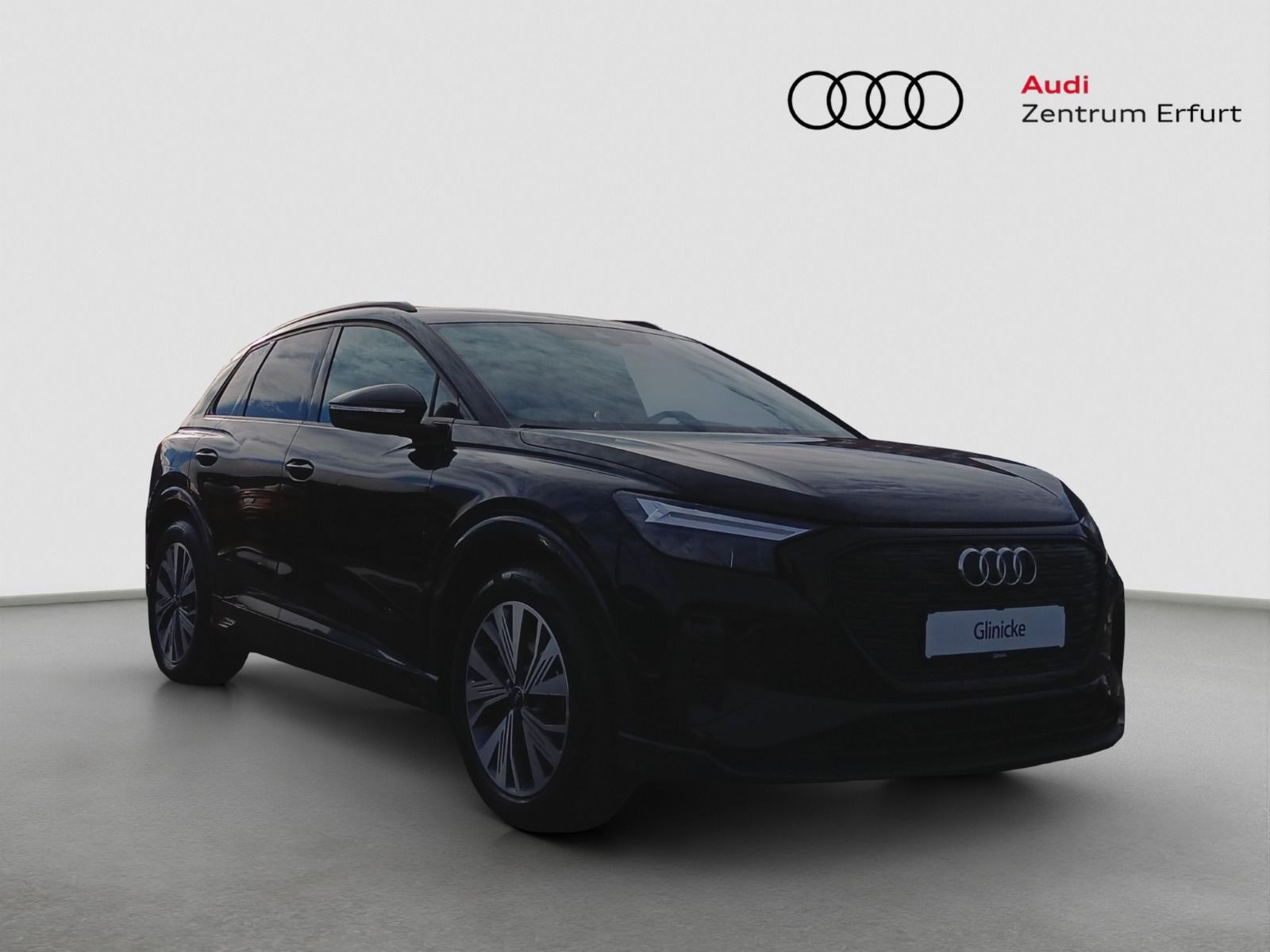 Audi - Q4_9