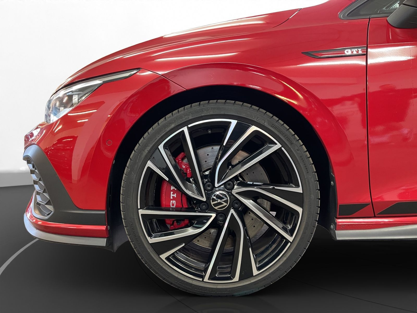 Volkswagen - Golf GTI_13