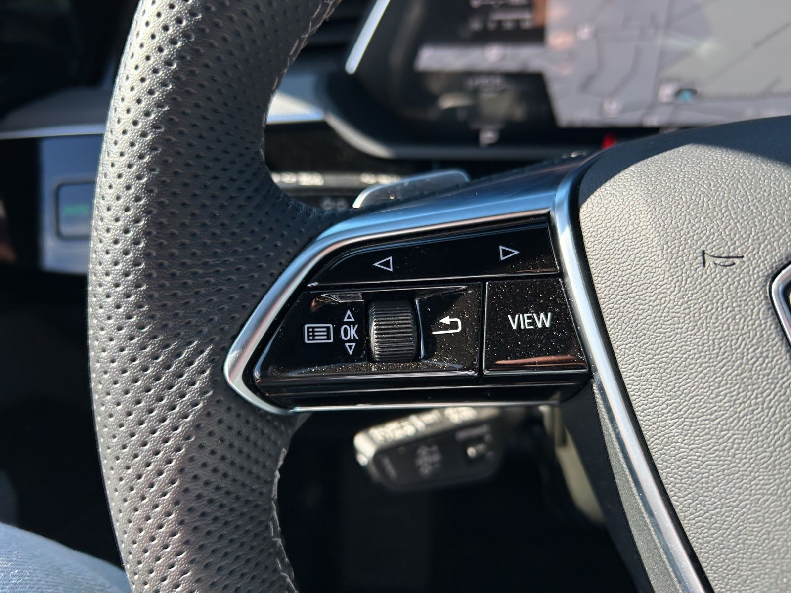 Audi - Q8 e-tron_21
