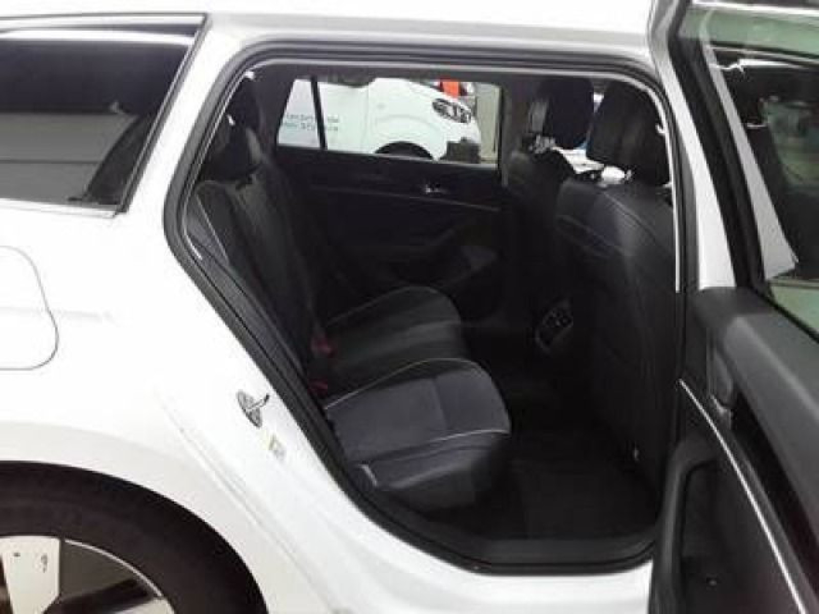 Volkswagen - Passat Variant_6