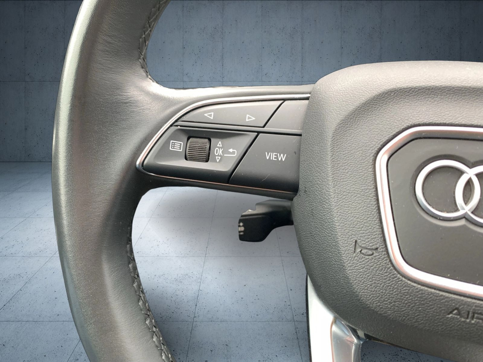 Audi - Q3_23