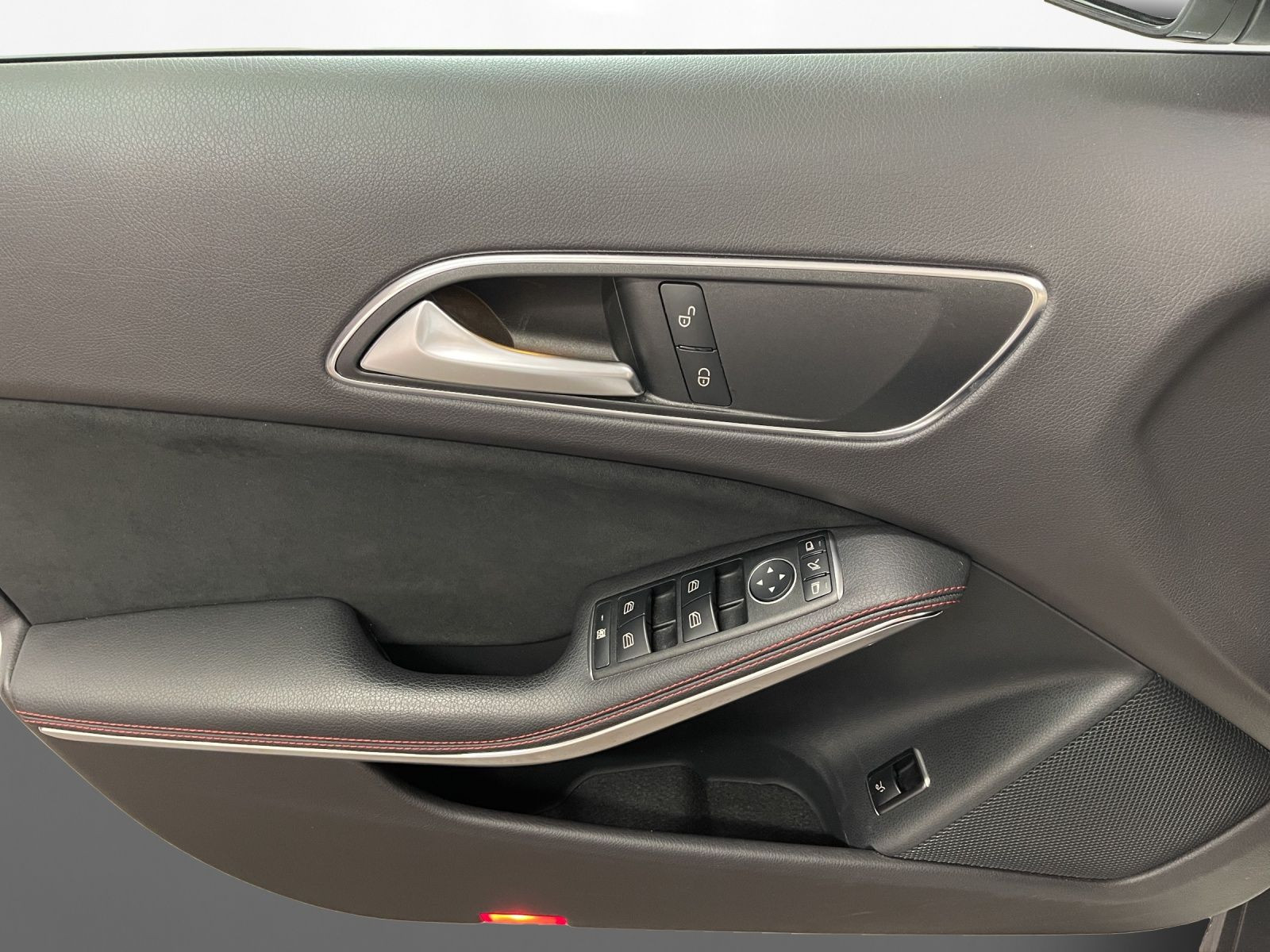 Mercedes-Benz - GLA 200_10