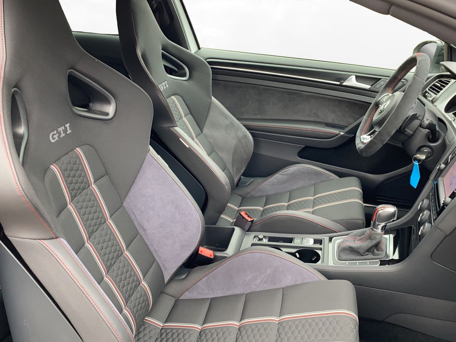 Volkswagen - Golf GTI_20