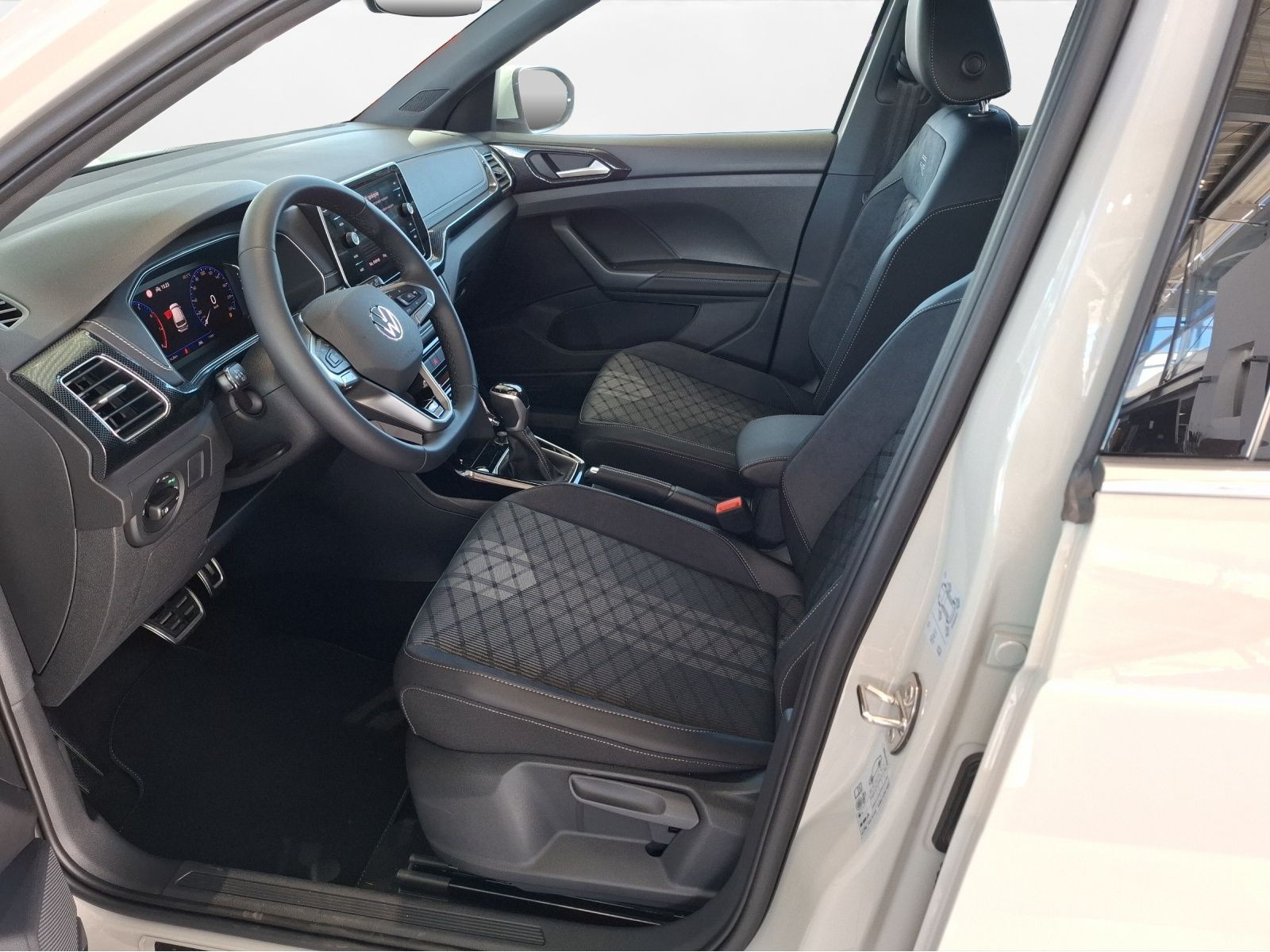 Volkswagen - T-Cross_4