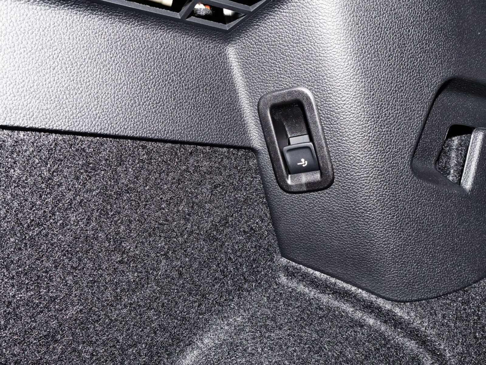 Volkswagen - Golf_9