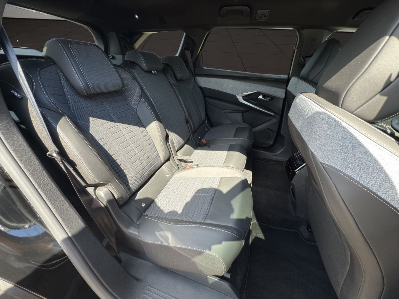 Peugeot - 5008_17