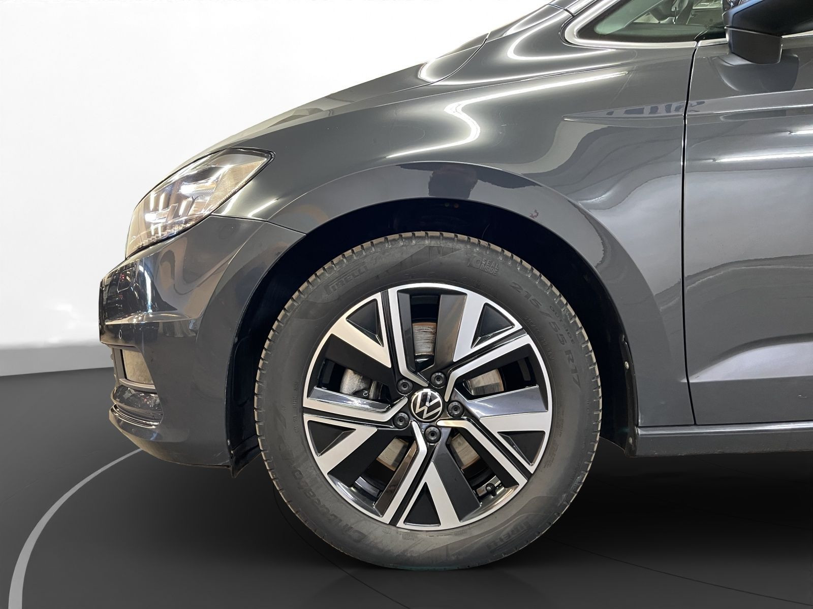 Volkswagen - Touran_11