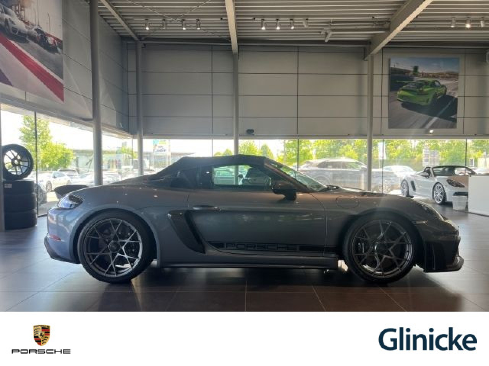 Porsche - 718 Spyder_6