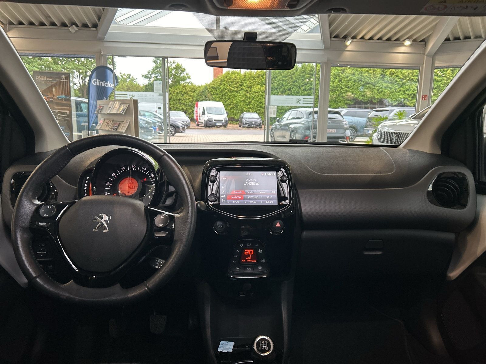 Peugeot - 108_11