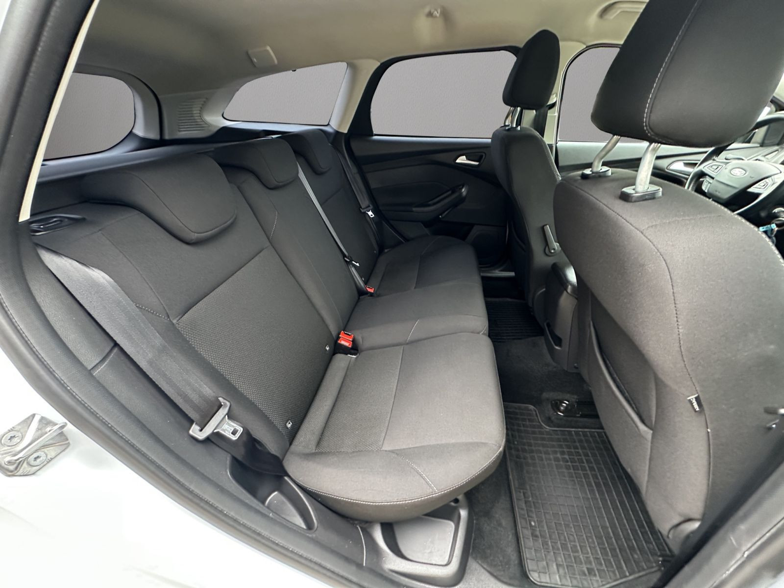 Ford - Focus_17