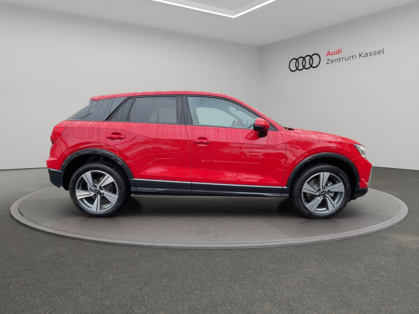 Audi - Q2_8