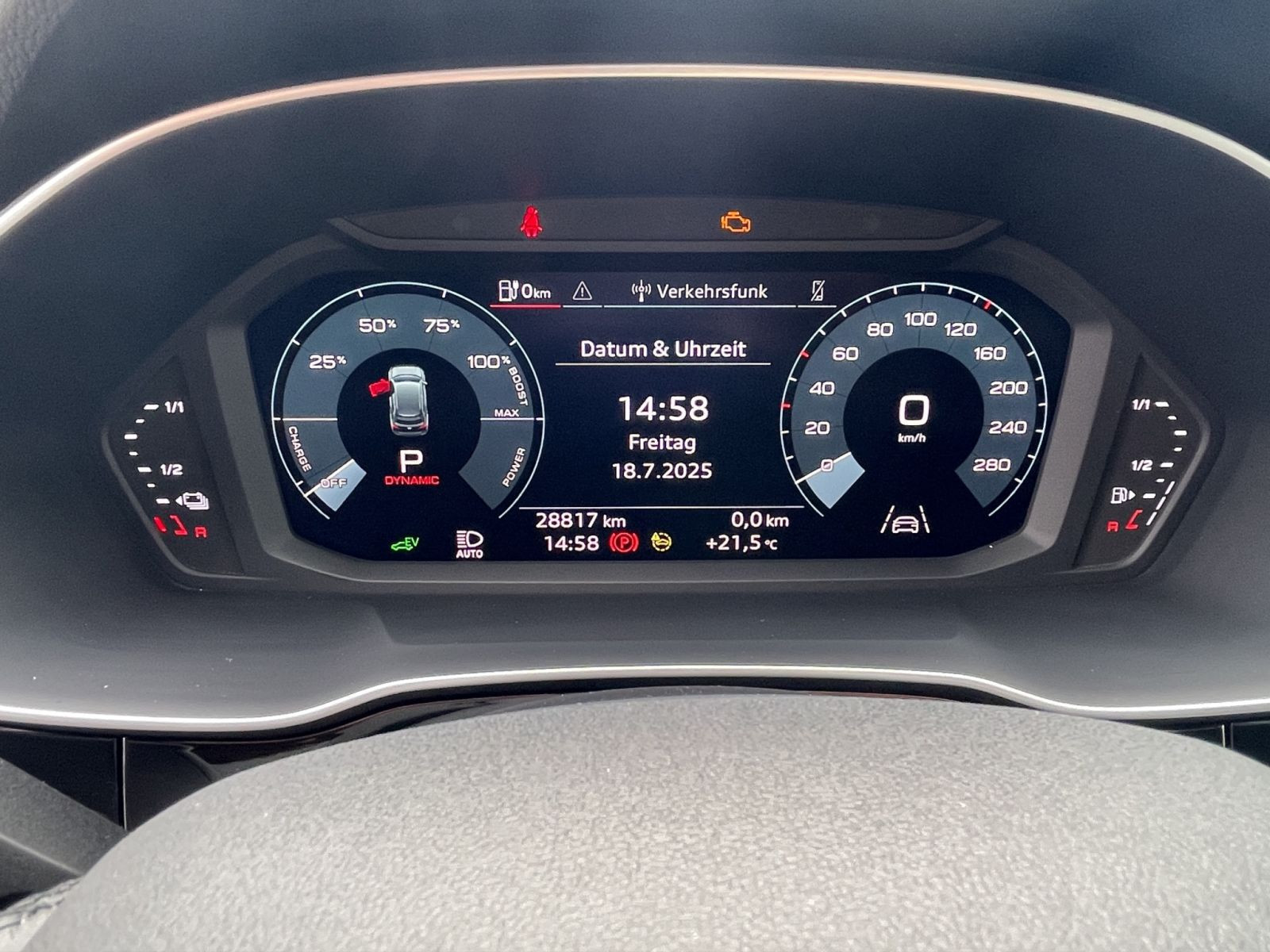 Audi - Q3_13