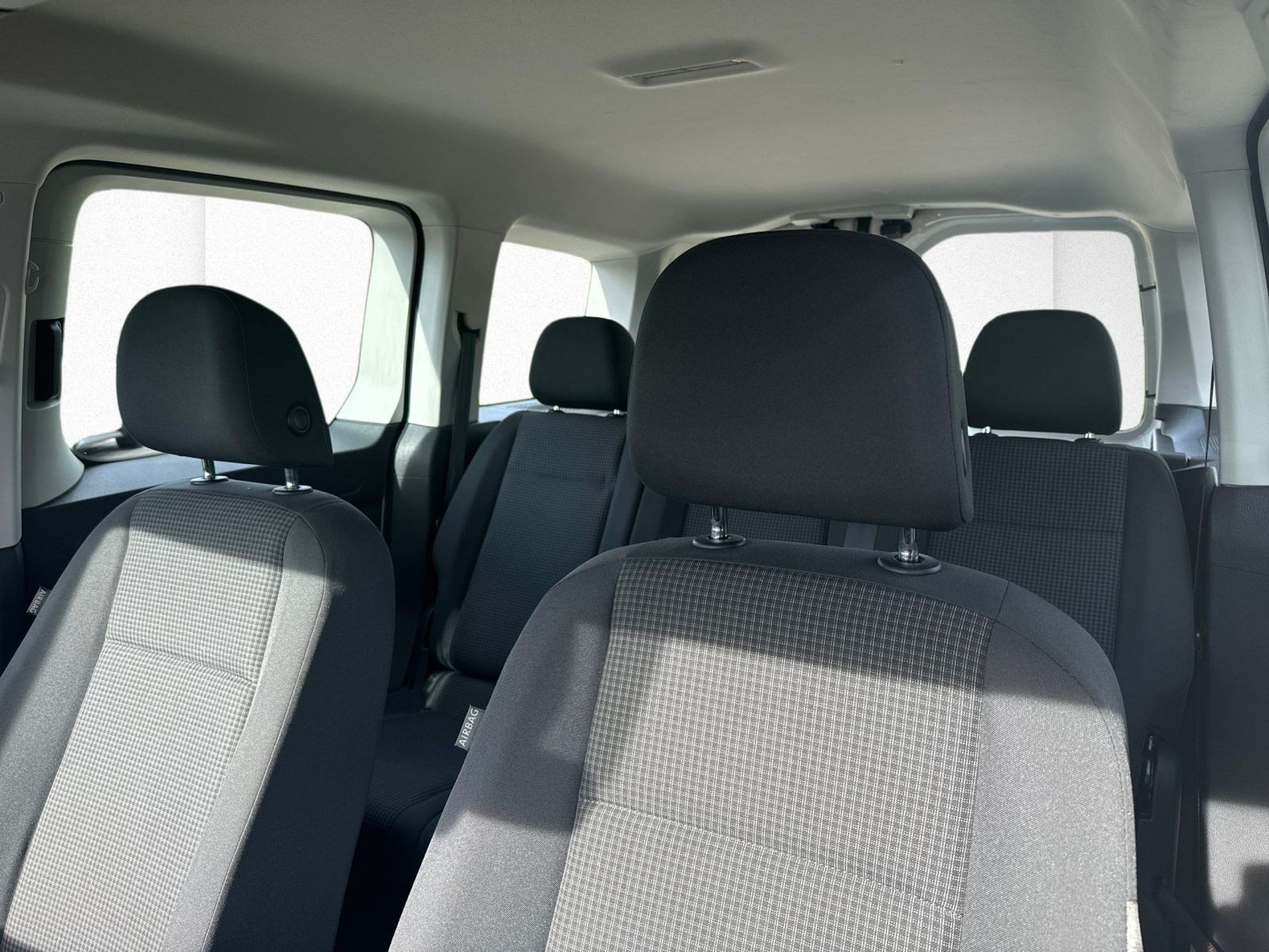 Volkswagen - Caddy_10