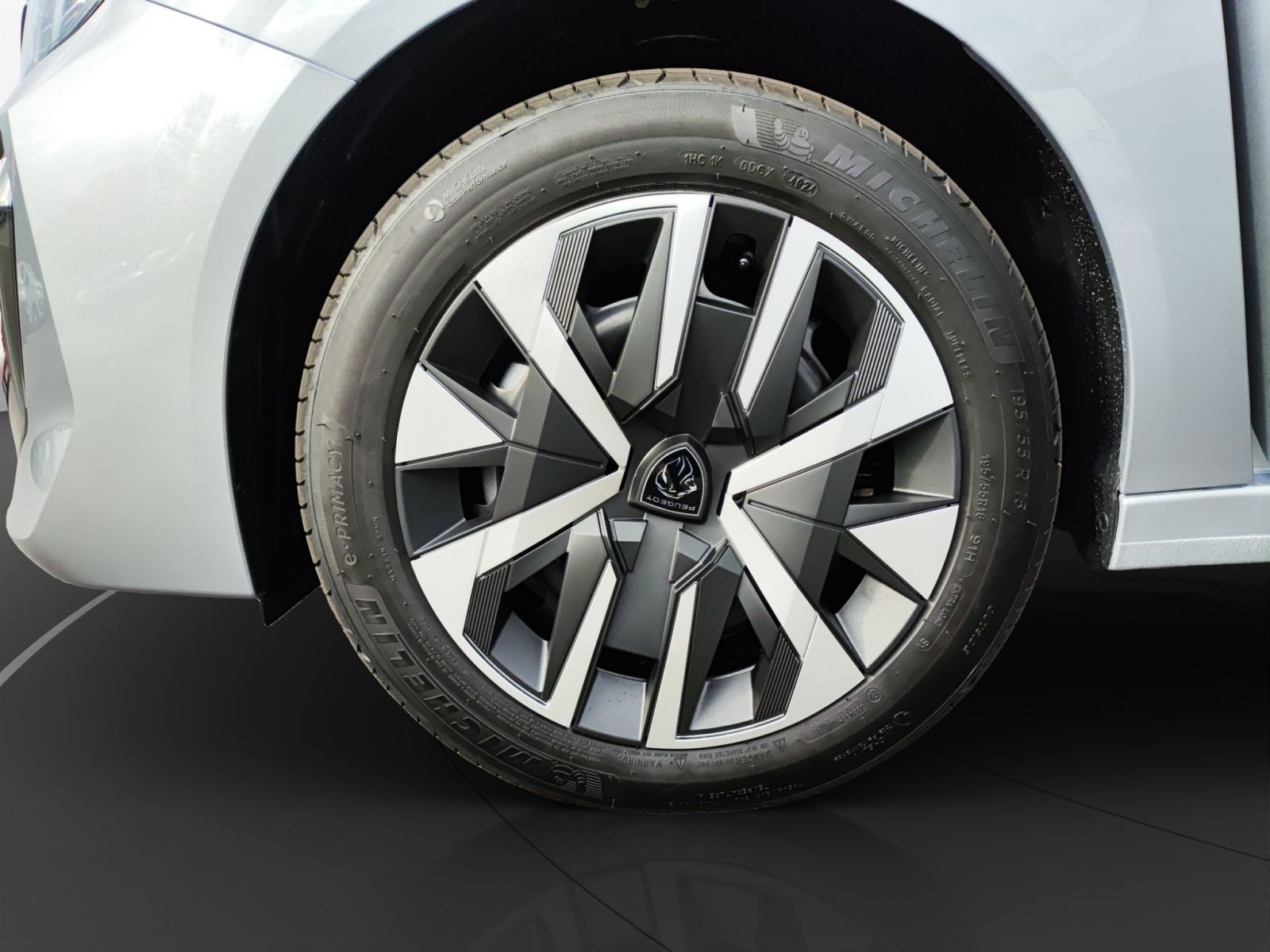Peugeot - 208_13