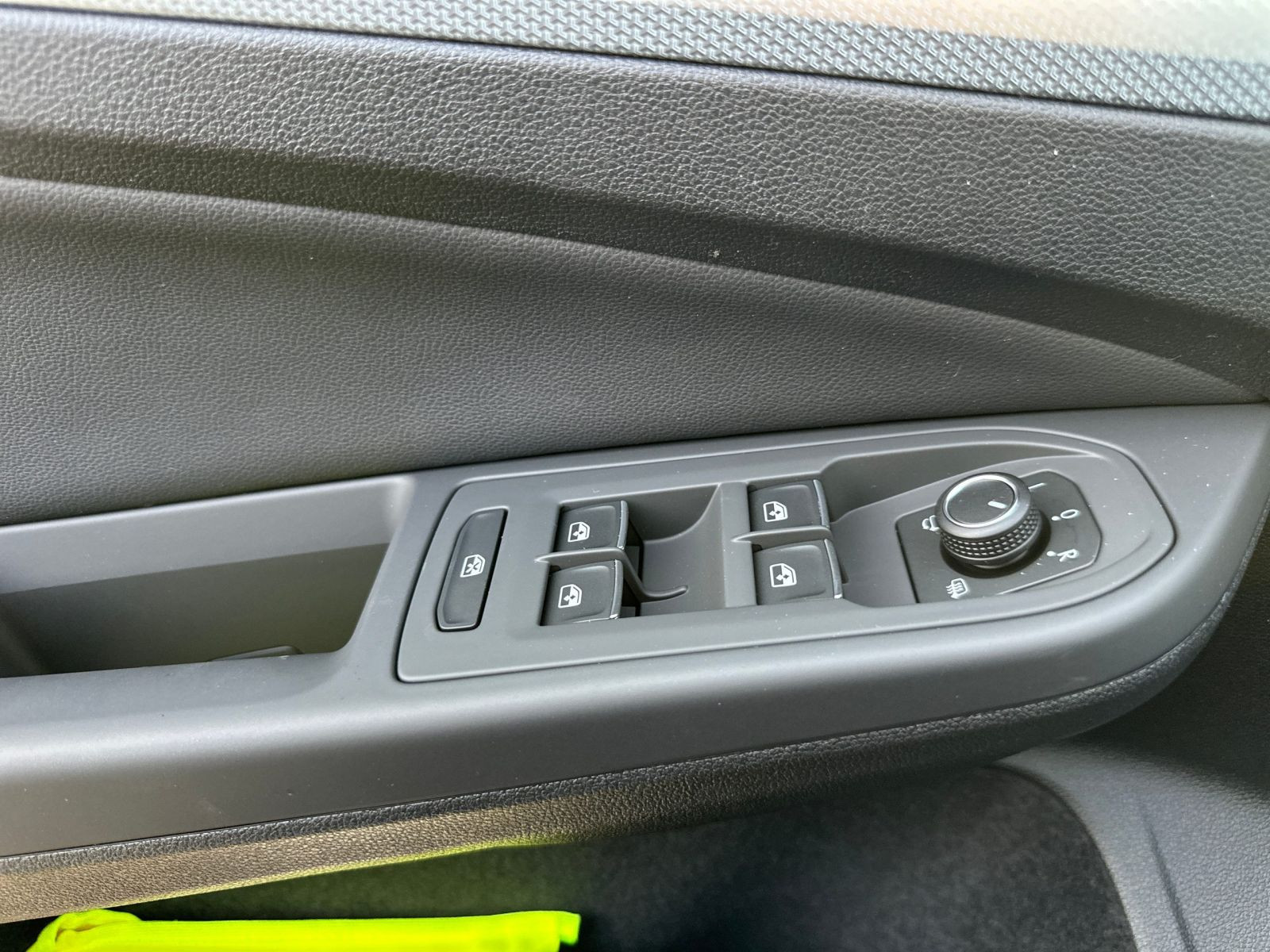 Volkswagen - Golf_15