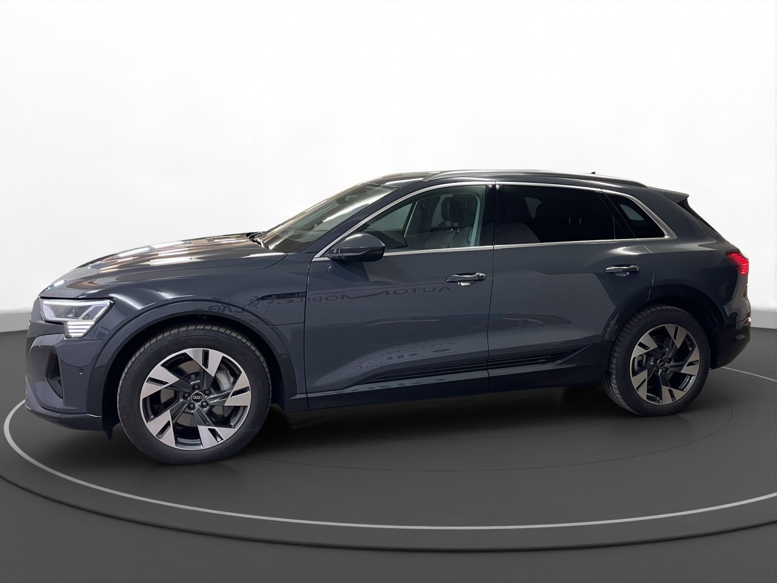 Audi - Q8 e-tron_6