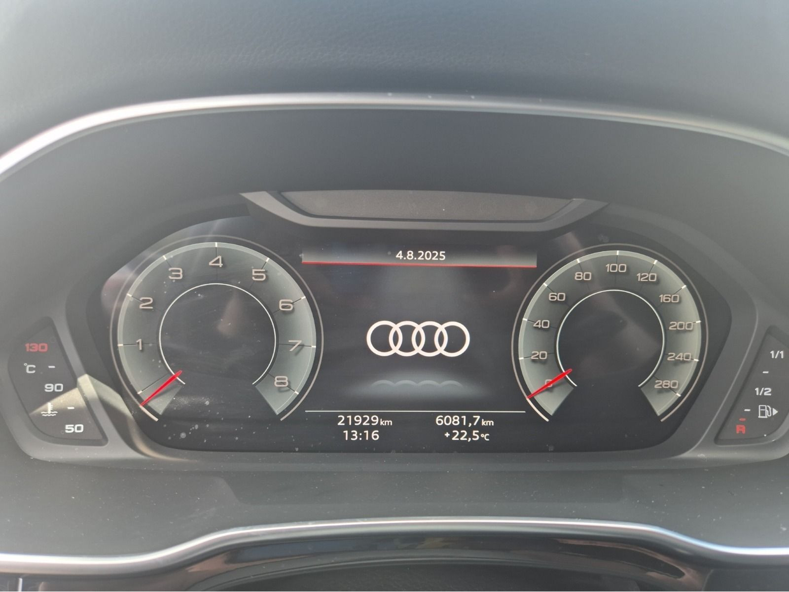 Audi - Q3_13