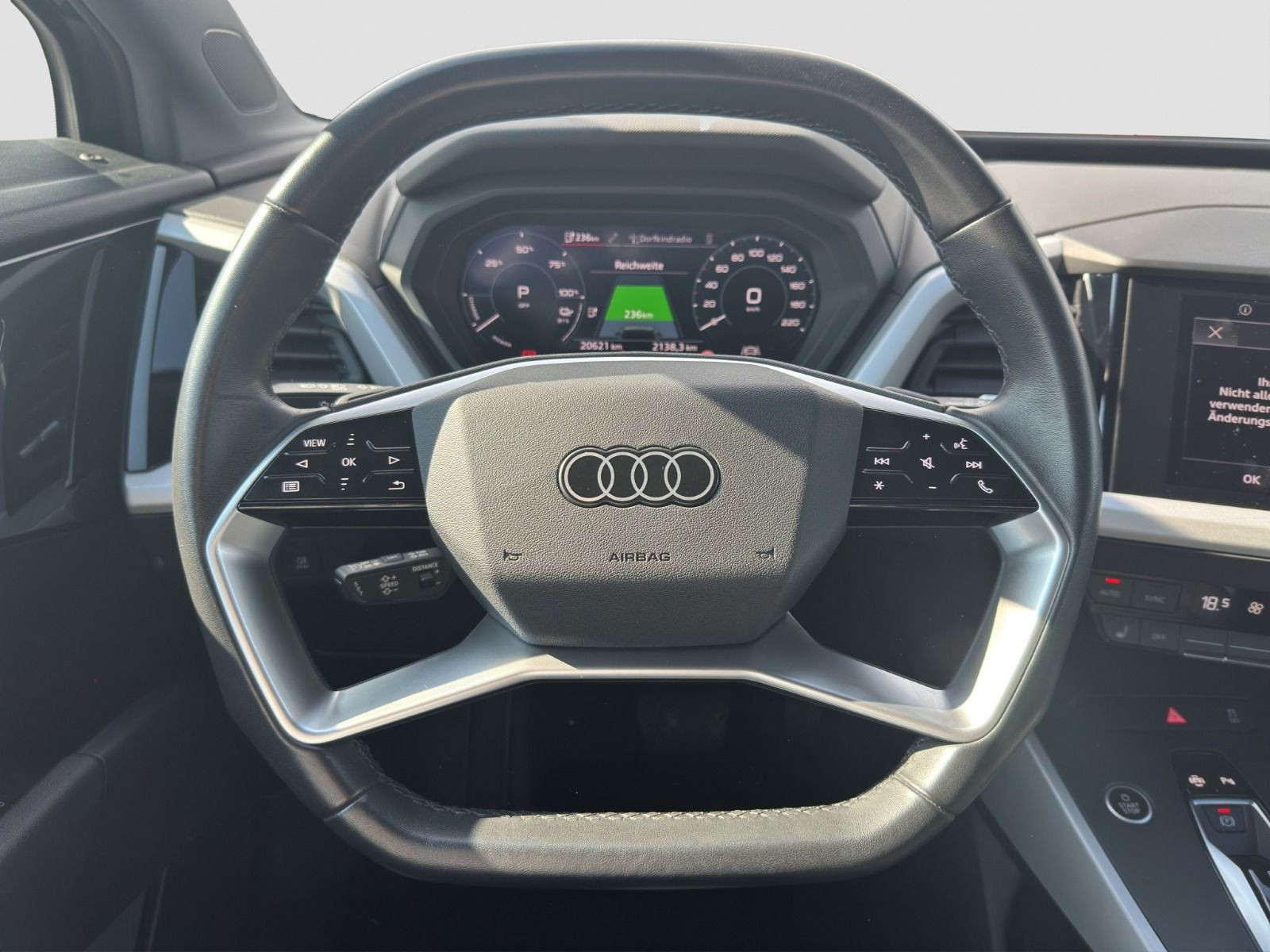 Audi - Q4_9