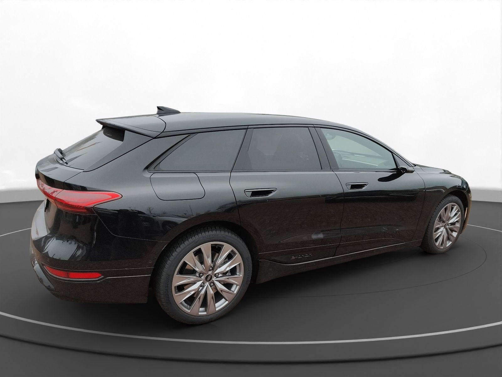 Audi - A6 Avant e-tron_12
