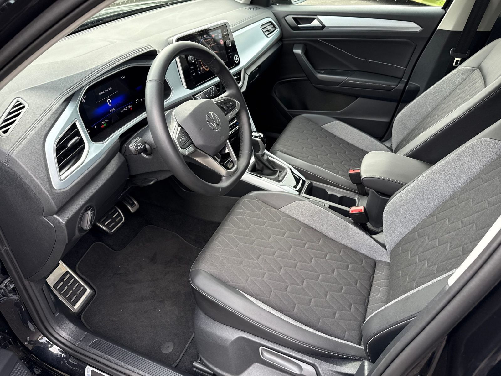 Volkswagen - T-Roc_10
