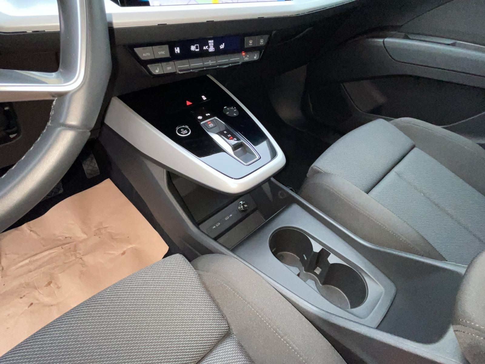 Audi - Q4_15
