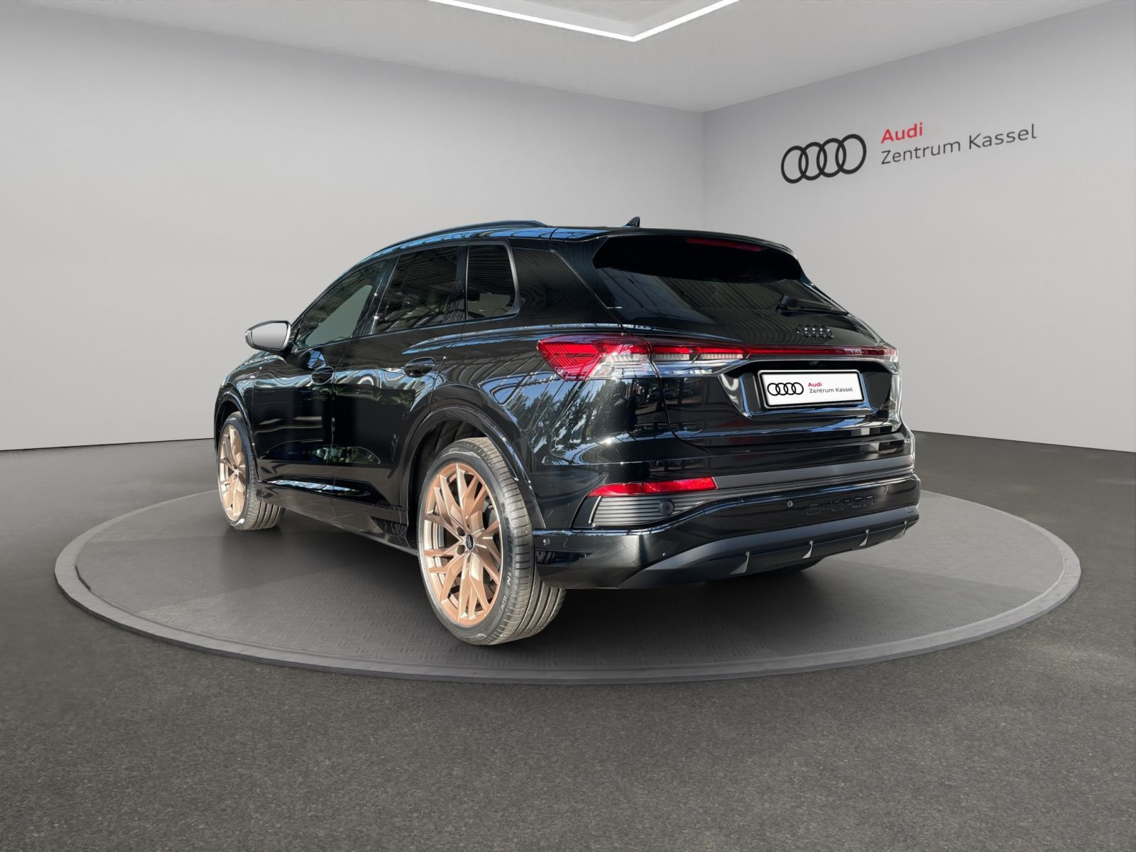 Audi - Q4_5