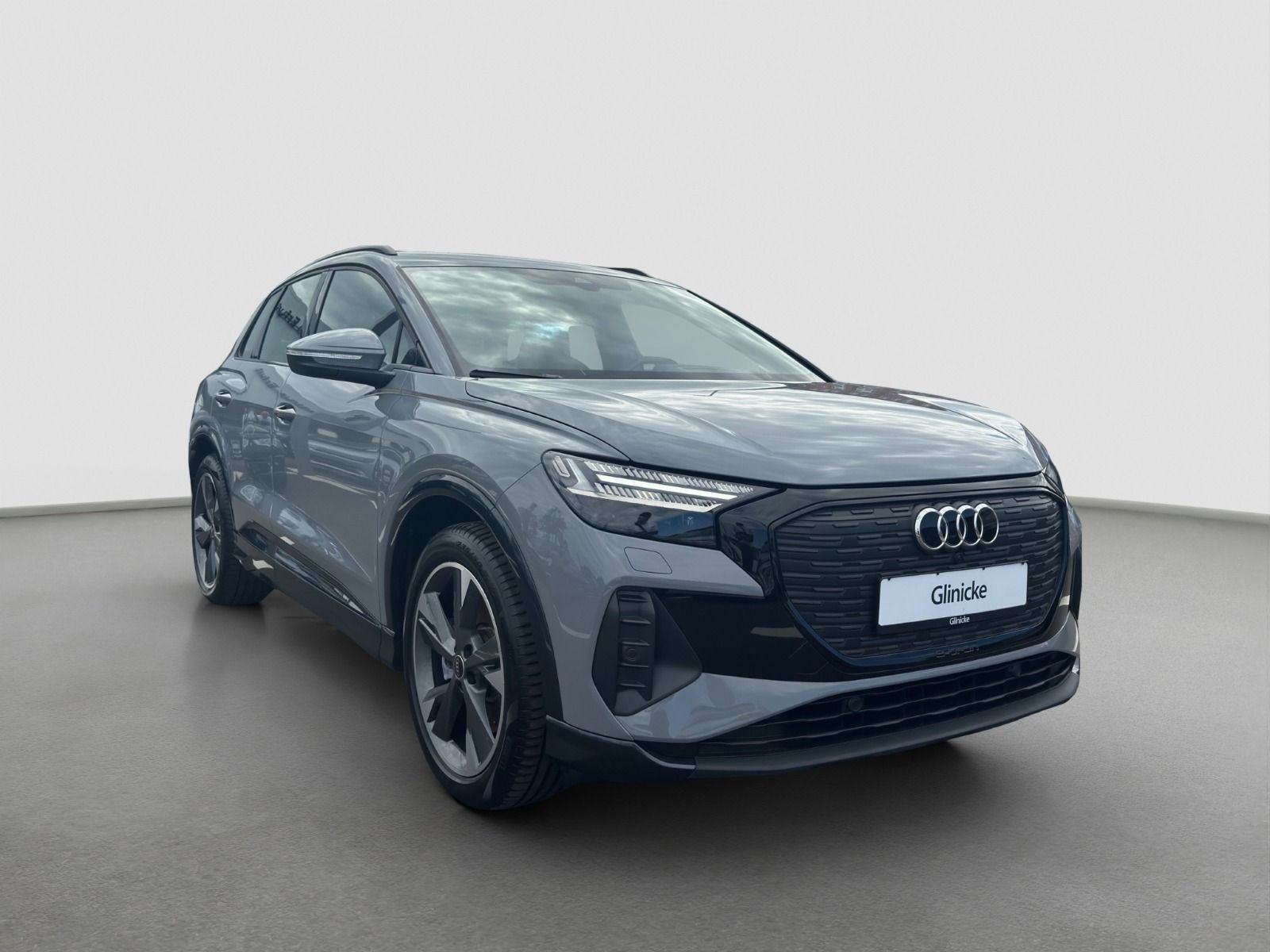 Audi - Q4_7