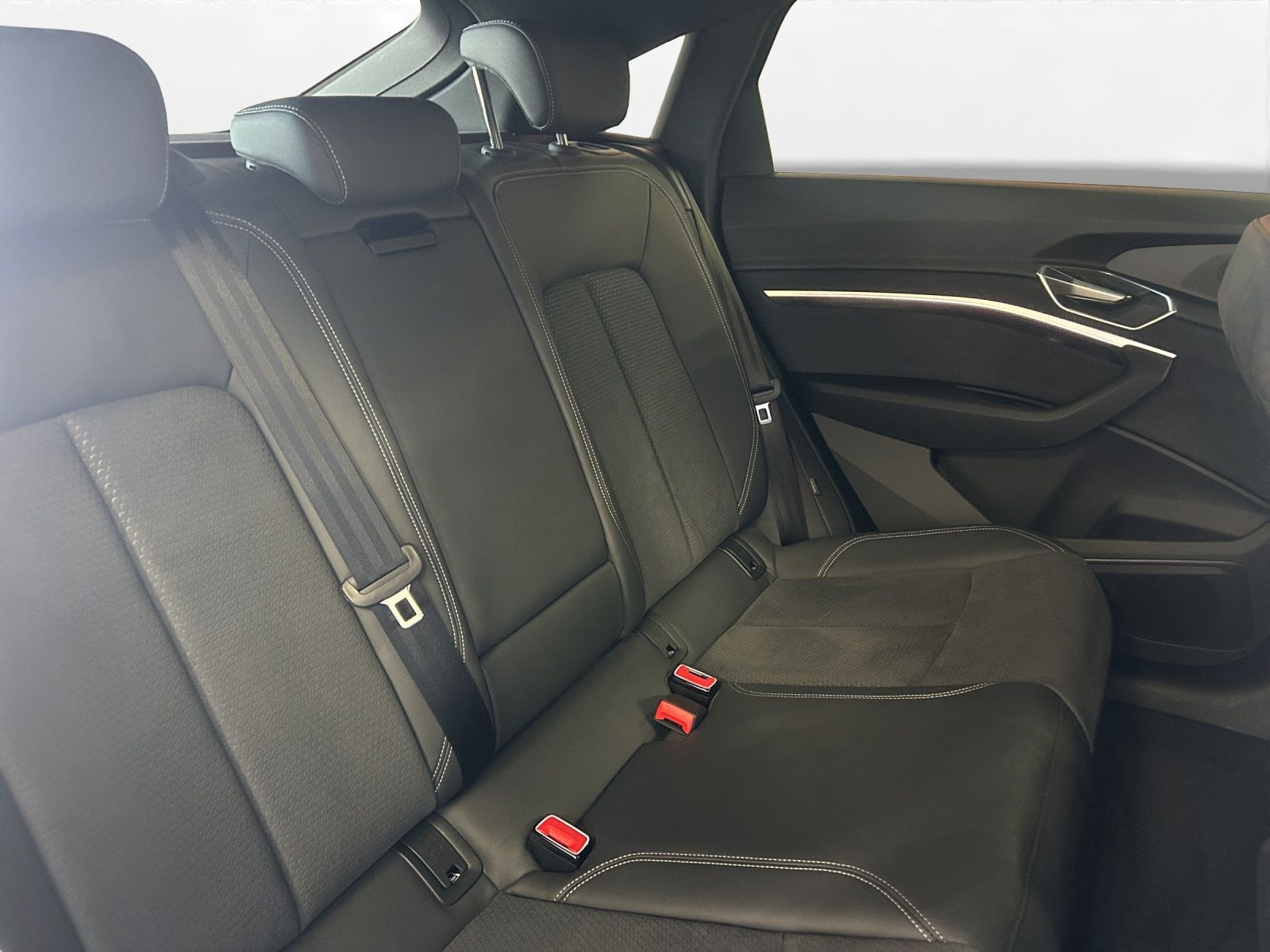 Audi - SQ8 Sportback e-tron_19