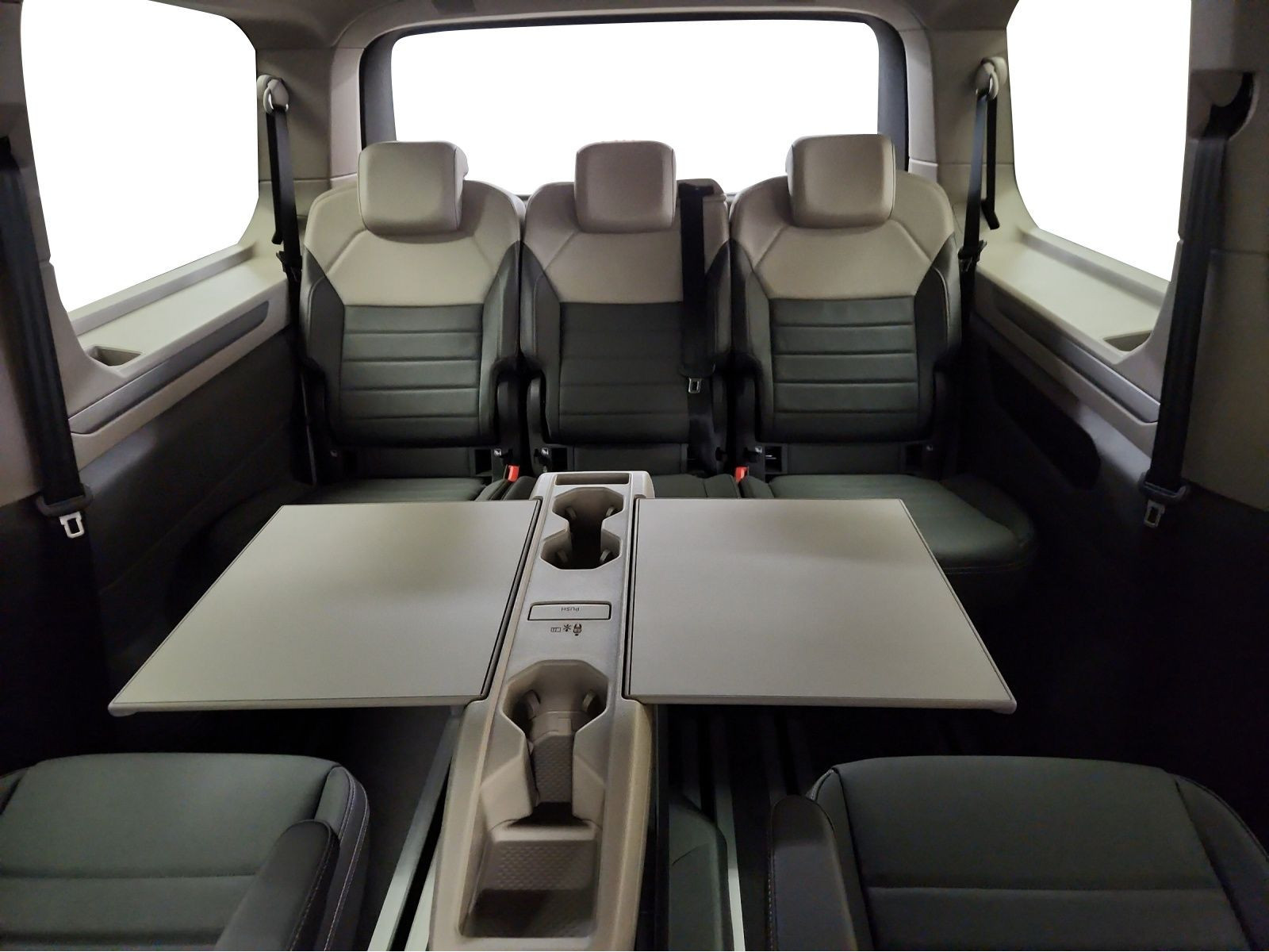 Volkswagen - Multivan_15