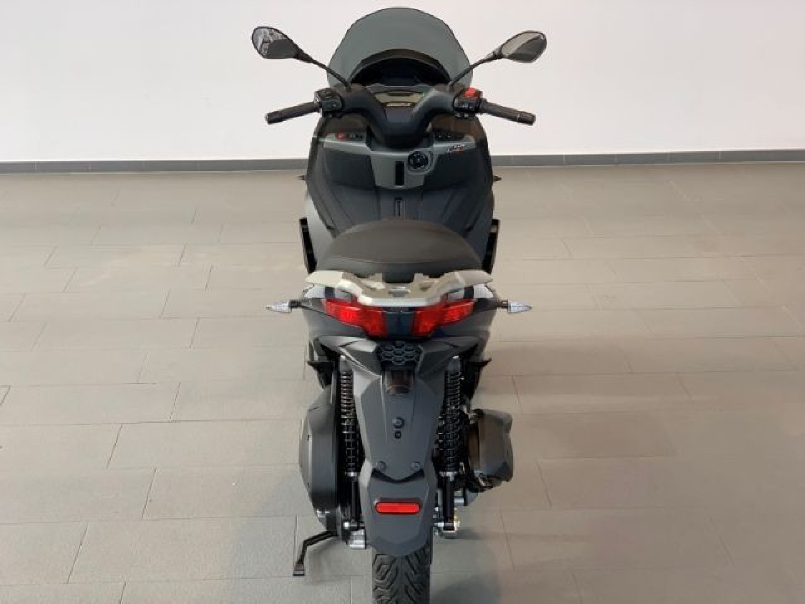 Piaggio - MP3_25