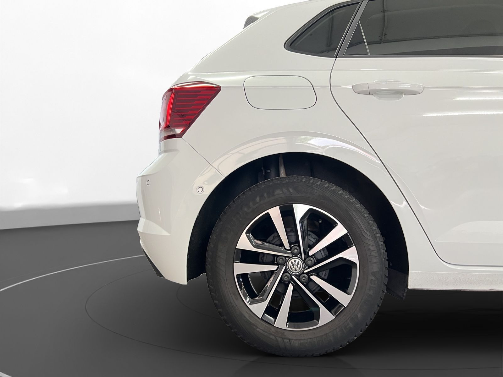 Volkswagen - Polo_16