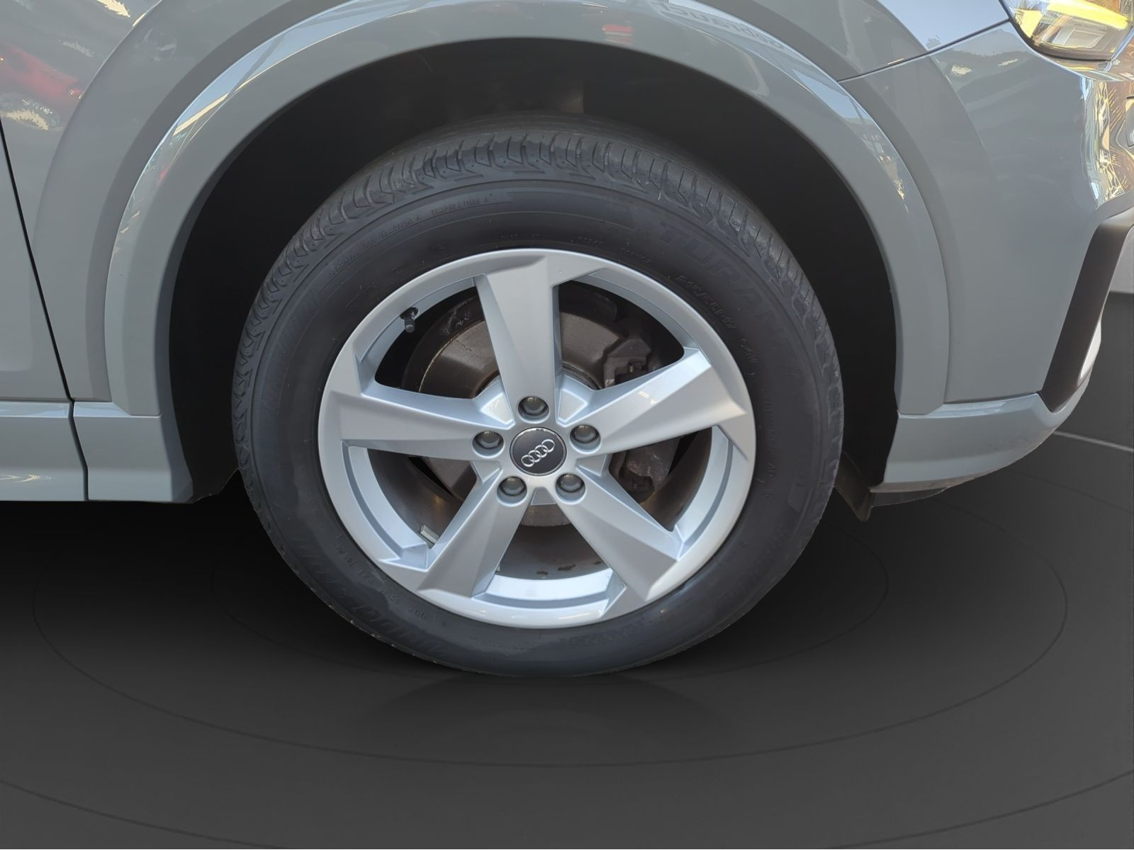 Audi - Q2_11