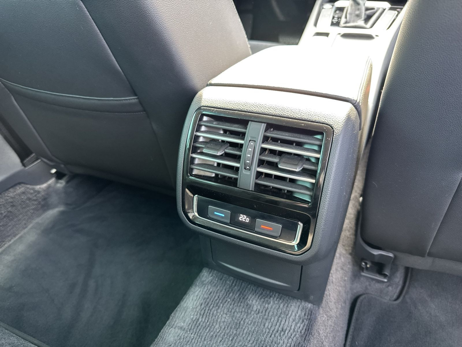 Volkswagen - Passat Variant_21