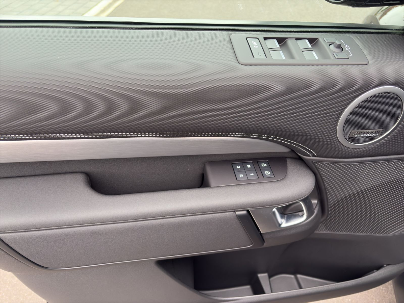 Land Rover - Discovery_12