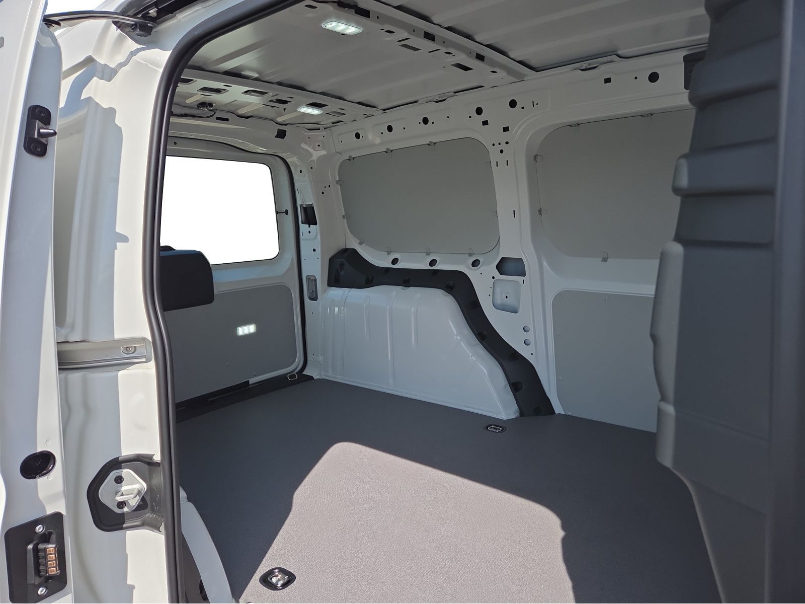Volkswagen - Caddy Cargo_8