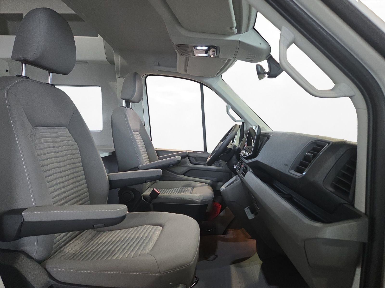 Volkswagen - Grand California 680_5
